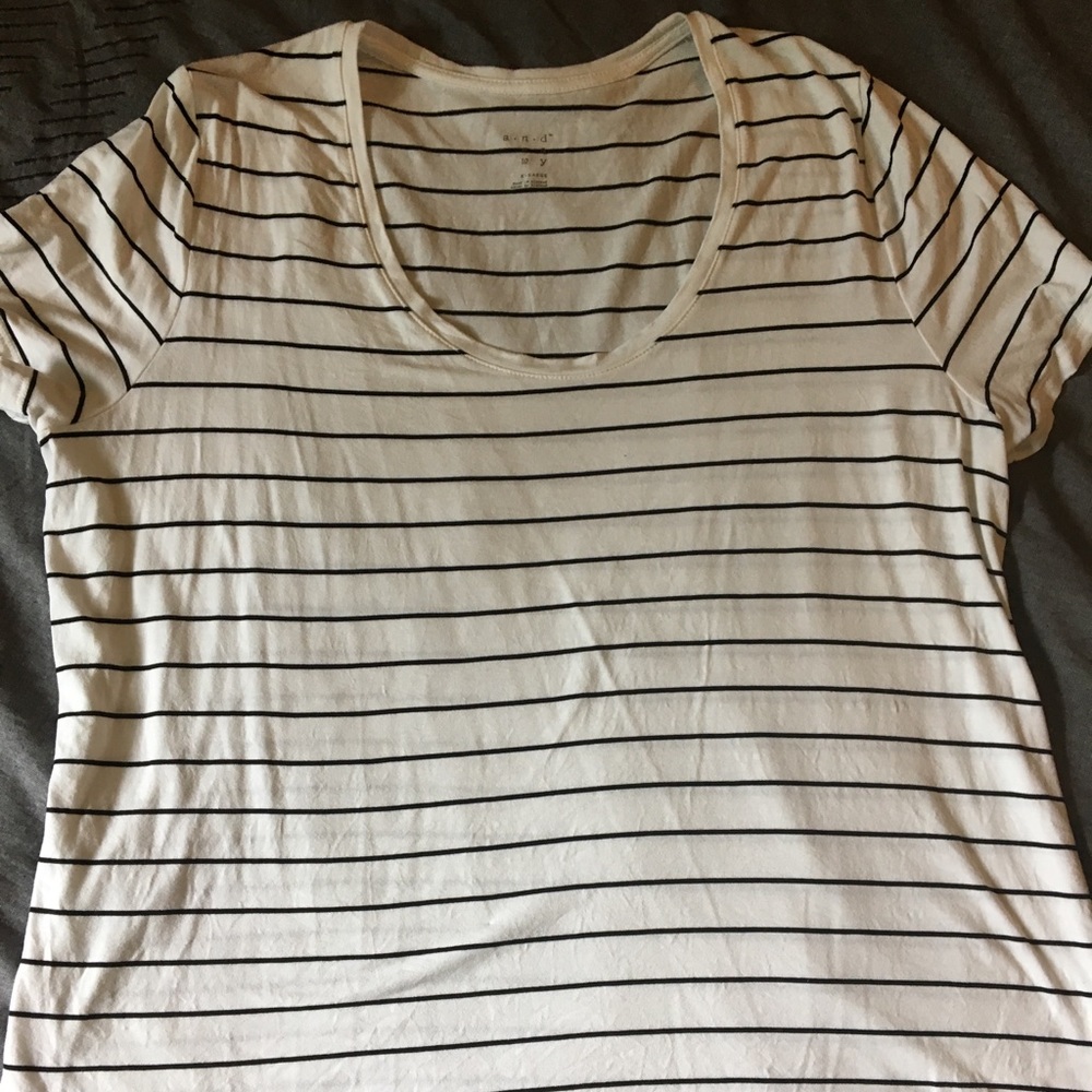 A New Day scoop neck tee